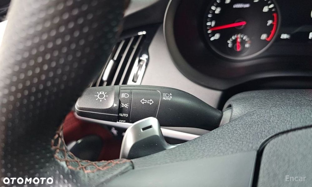 Kia Stinger - 32