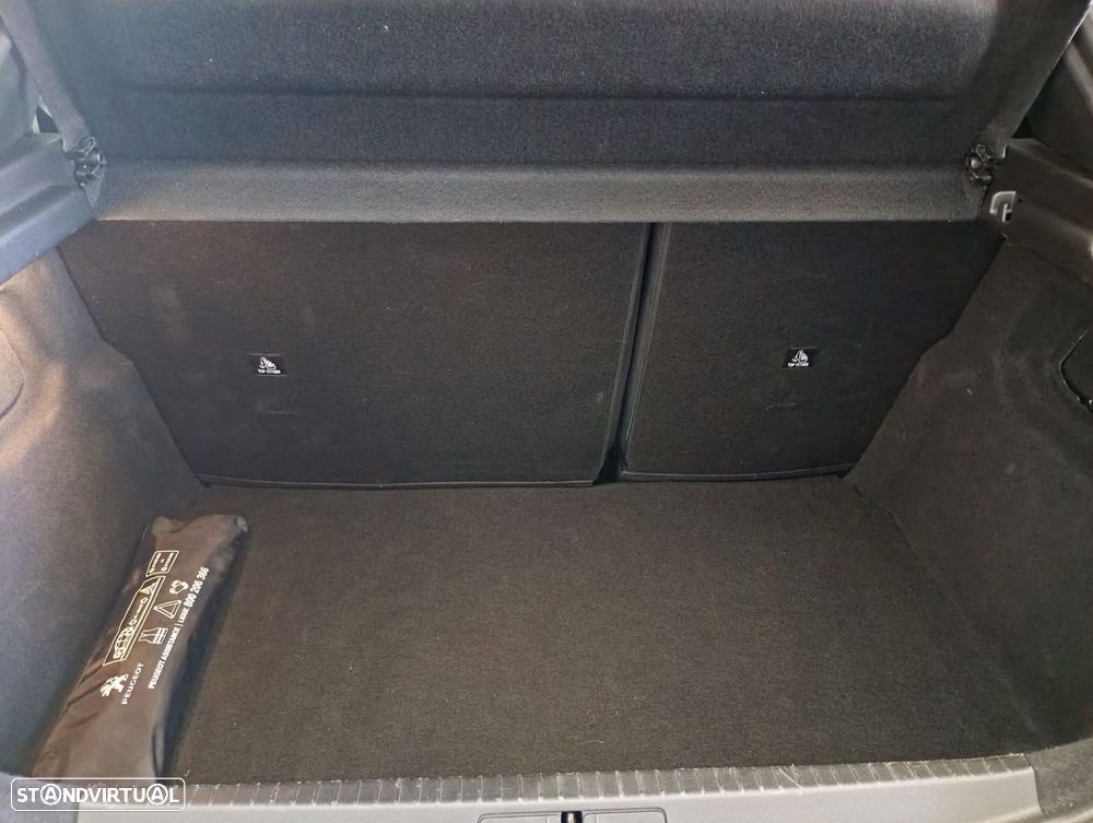 Peugeot 208 1.2 PureTech Allure - 12