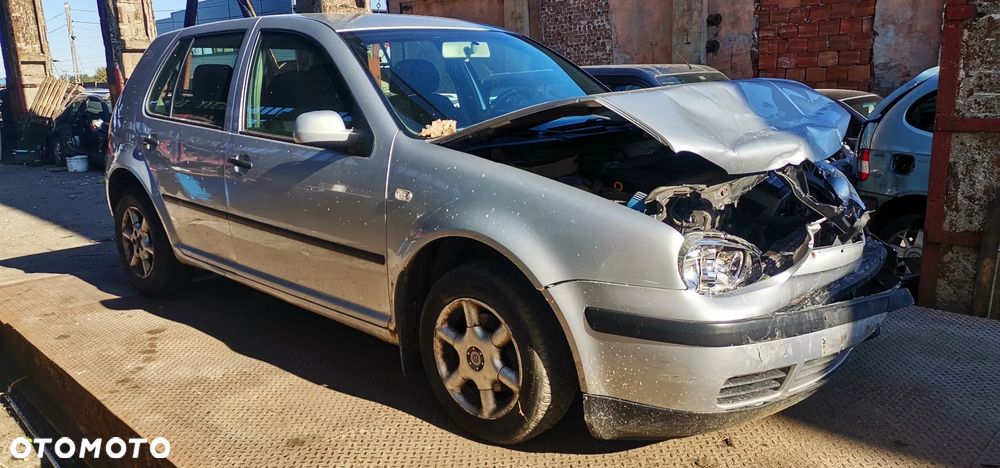 VW GOLF IV 1.6 16V CALY NA CZESCI - 1