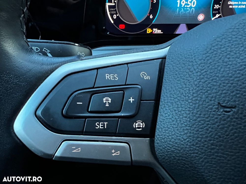 Volkswagen Golf 2.0 TDI SCR Life - 15