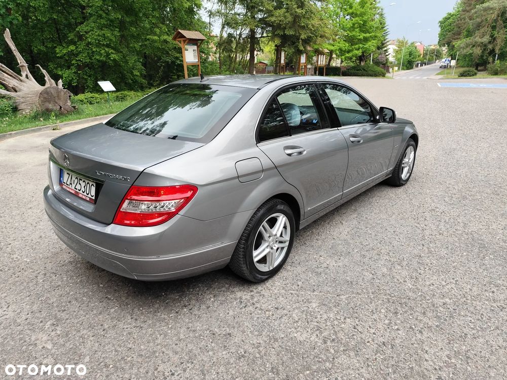 Mercedes-Benz Klasa C 180 BlueEFFICIENCY Avantgarde - 13
