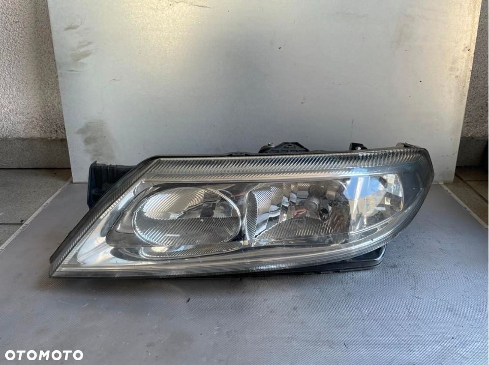 Lampa prawy lewy przód Renault Laguna II 9060906102A - 2