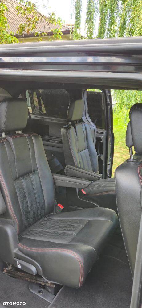 Dodge Grand Caravan - 18