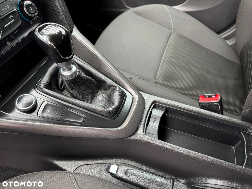 Ford Focus - 24