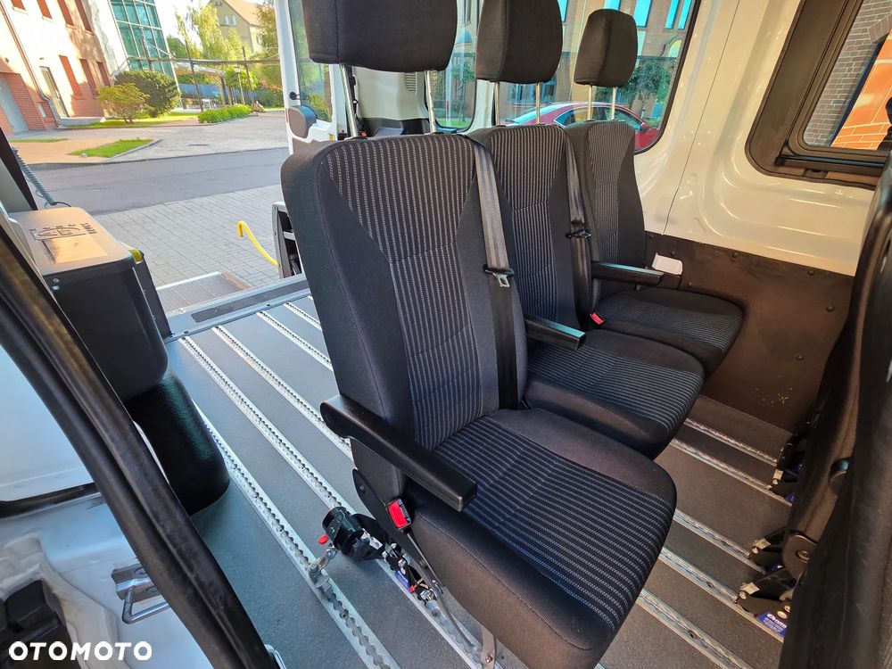 Ford Transit - 25
