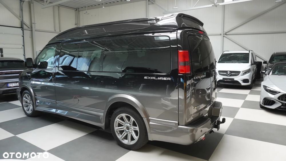 Chevrolet Express - 19