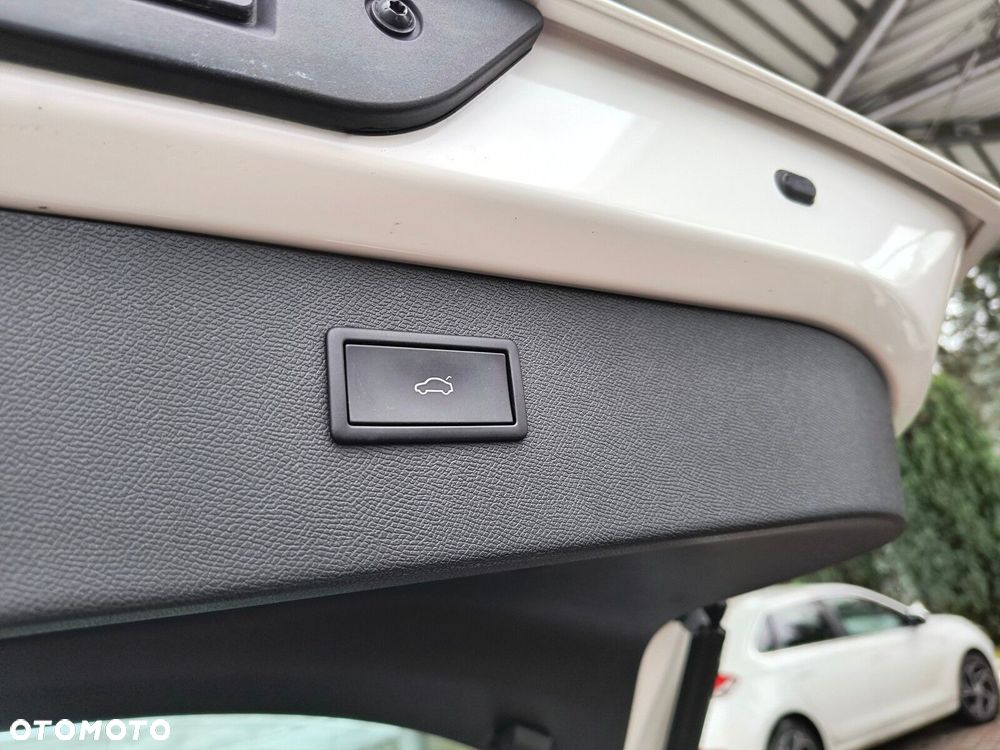 Cupra Formentor 1.4 e-Hybrid DSG - 22