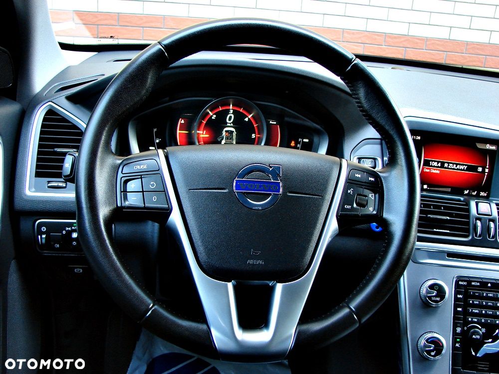 Volvo XC 60 D4 Geartronic Momentum Pro - 29