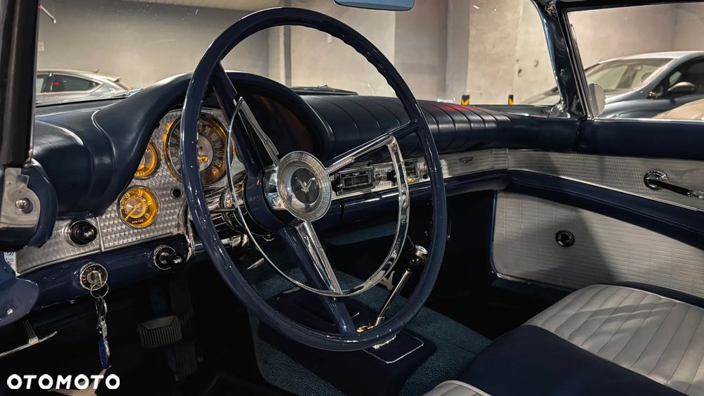 Ford Thunderbird - 27