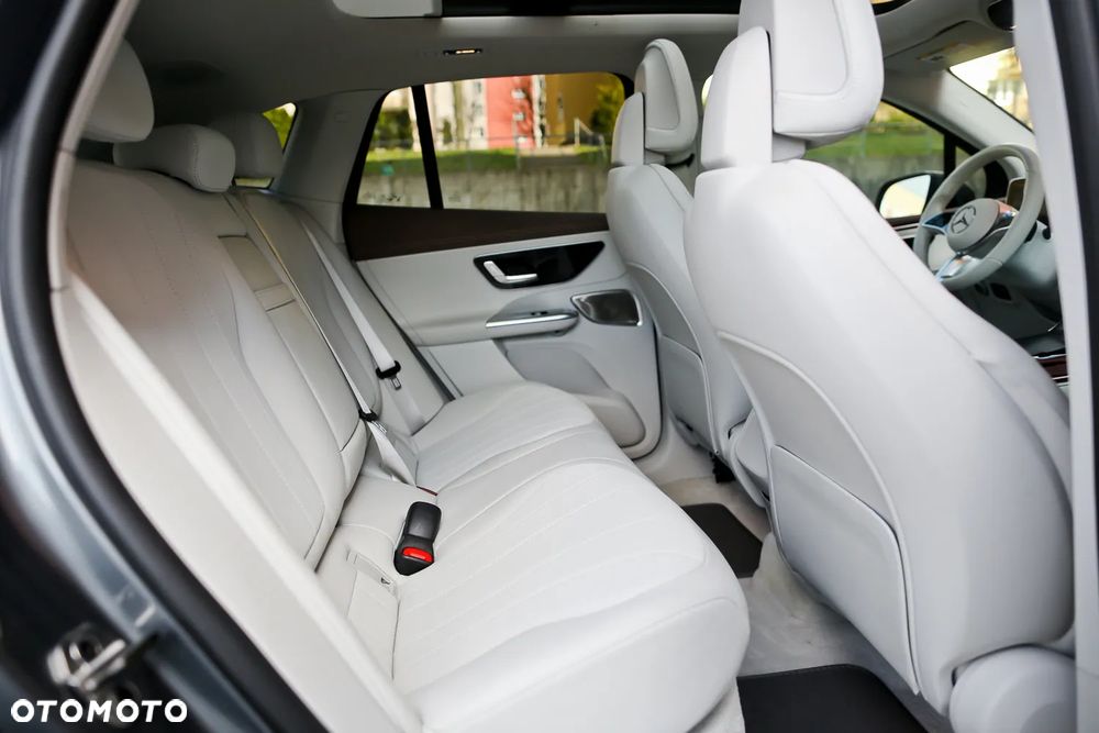 Mercedes-Benz EQE 350+ AMG Line Premium - 16