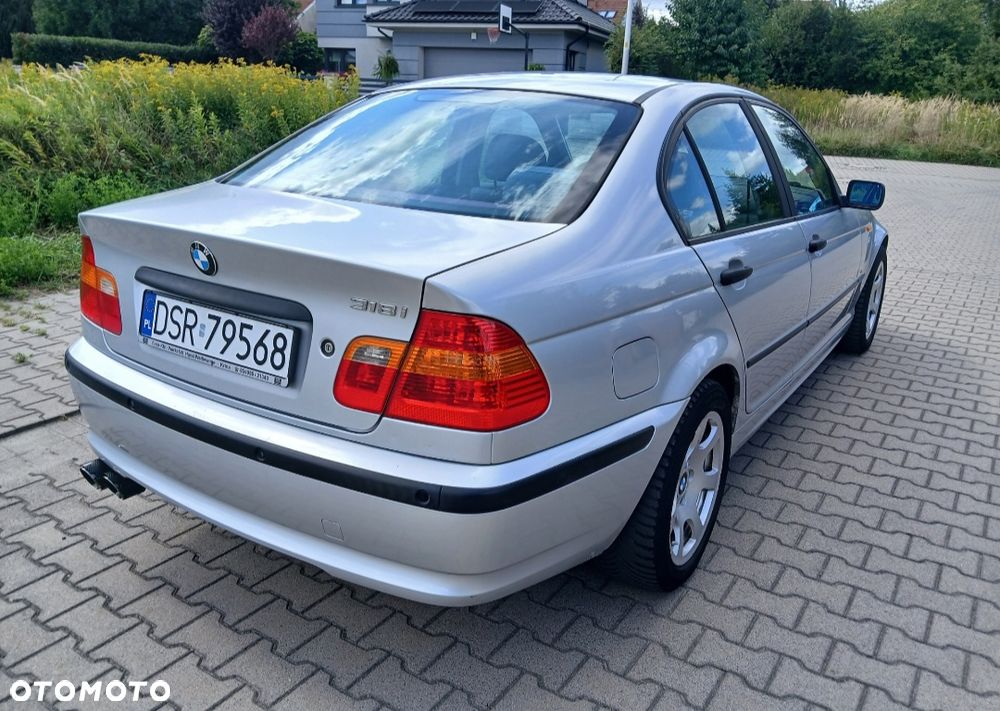 BMW Seria 3 318i - 4