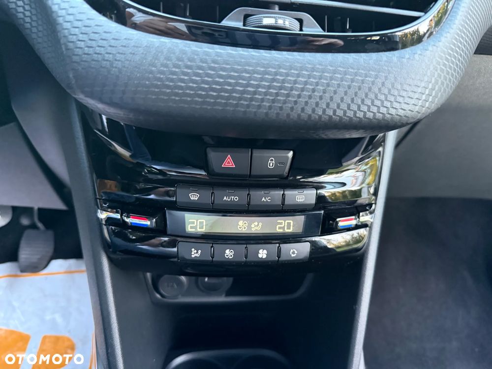Peugeot 2008 - 32