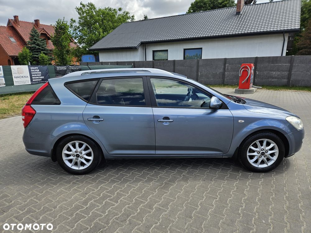Kia Ceed - 8