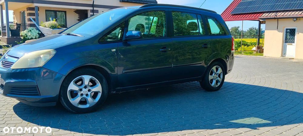 Opel Zafira 1.8 Cosmo - 1