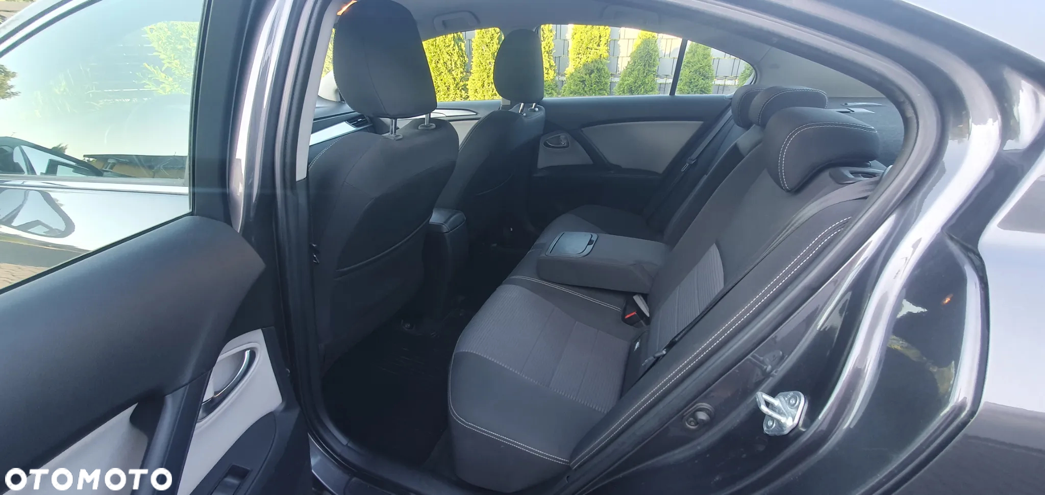 Toyota Avensis 2.0 D-4D Premium - 6