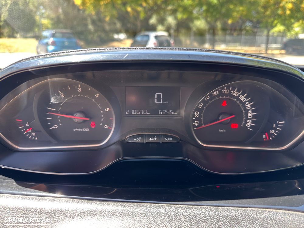 Peugeot 208 1.4 HDi Allure - 25