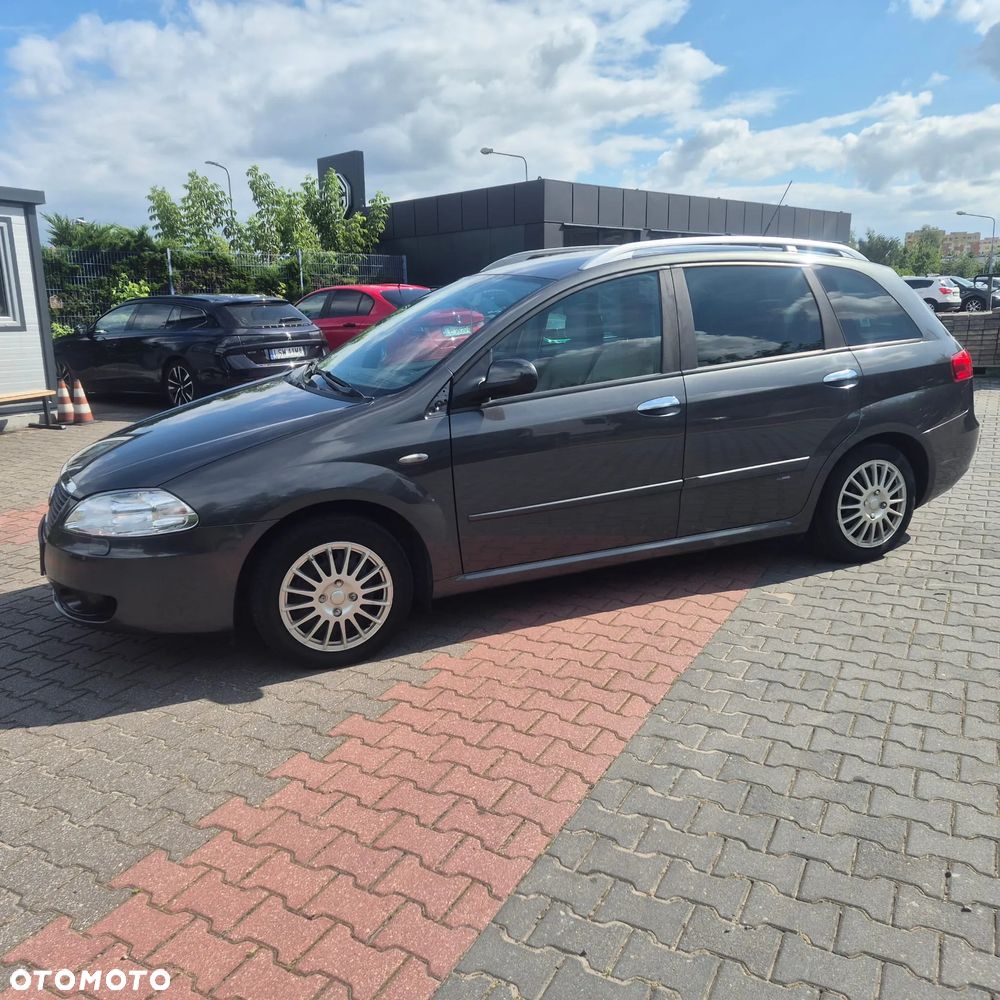 Fiat Croma 2.2 16V Emotion - 5