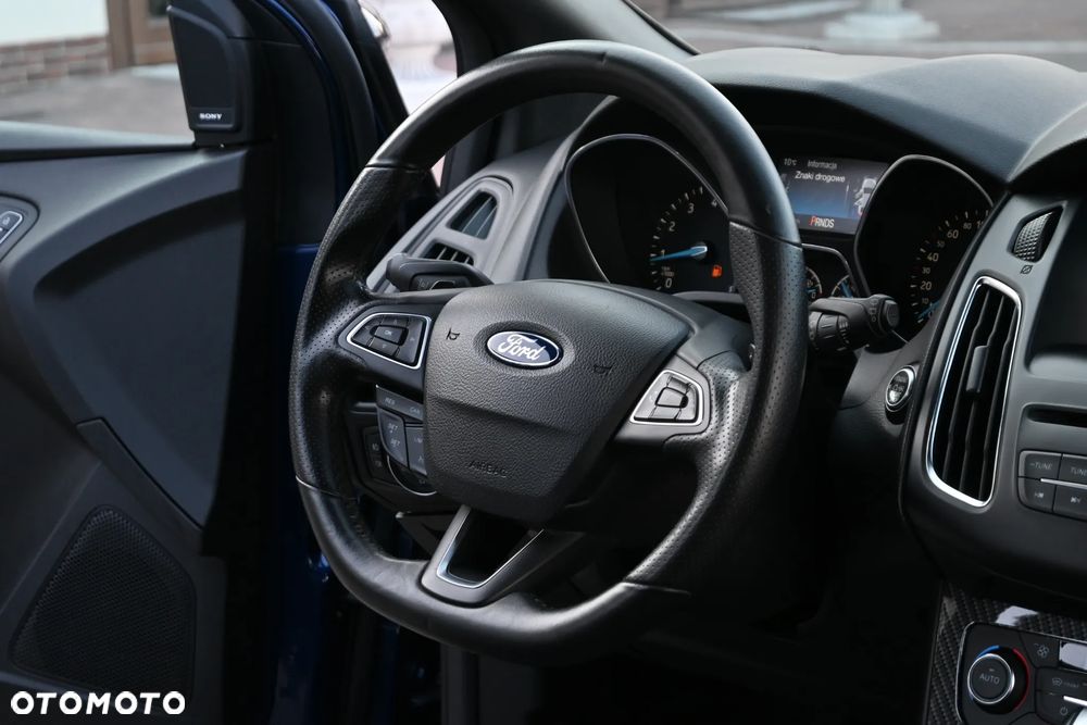 Ford Focus SW 1.5 EcoBoost S&S ST-LINE - 25