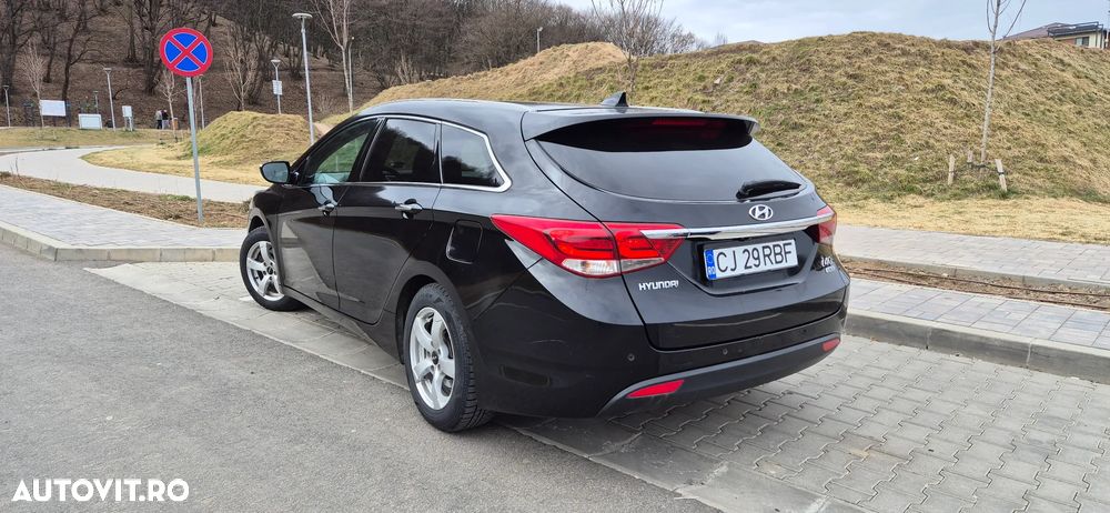 Hyundai i40 Kombi 1.7 CRDi DCT Premium - 3