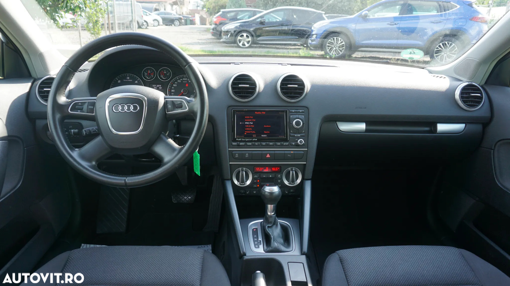 Audi A3 1.6 TDI Sportback DPF S tronic Attraction - 14