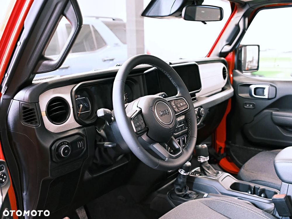 Jeep Wrangler - 25