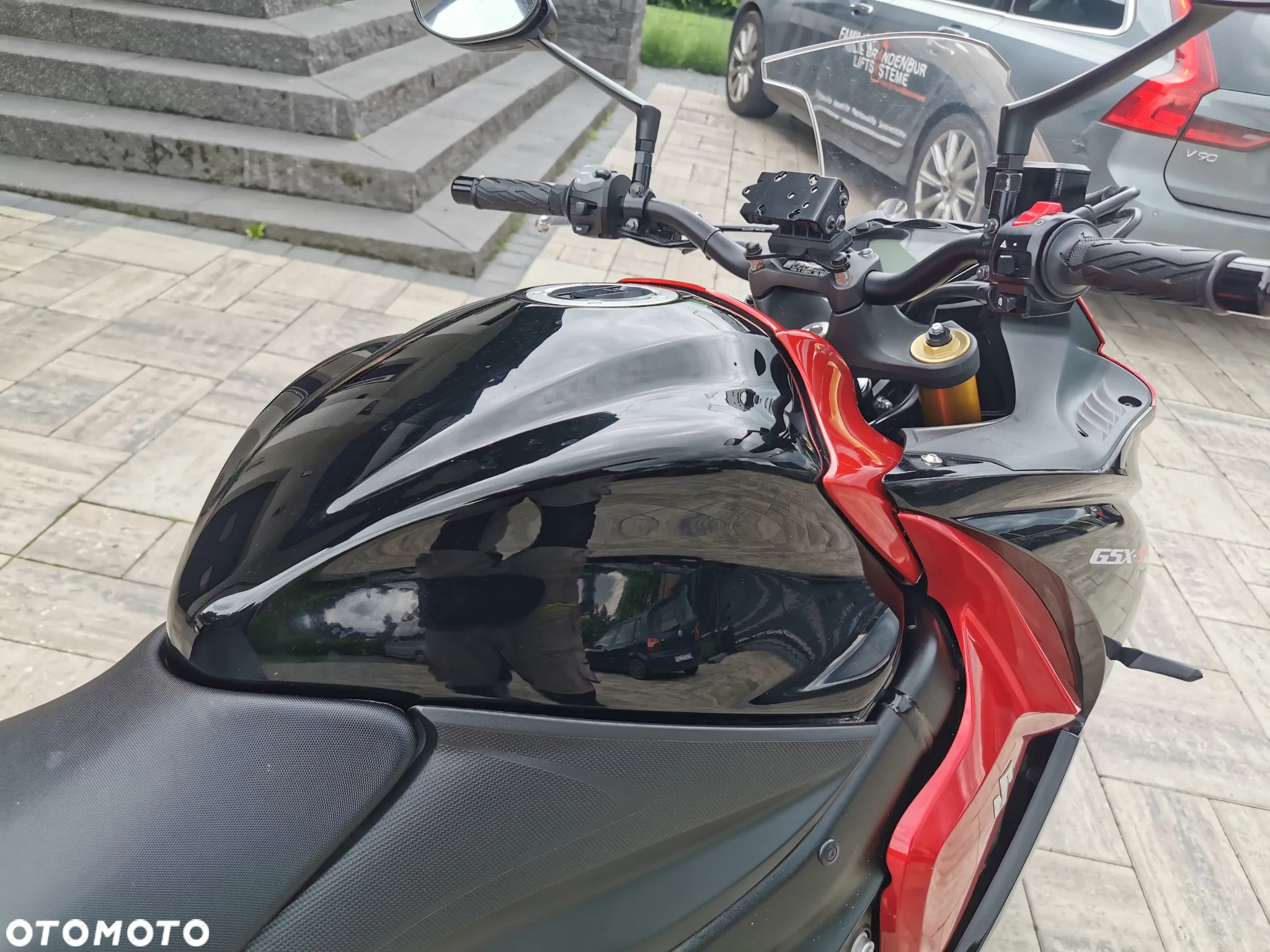Suzuki GSX - 21