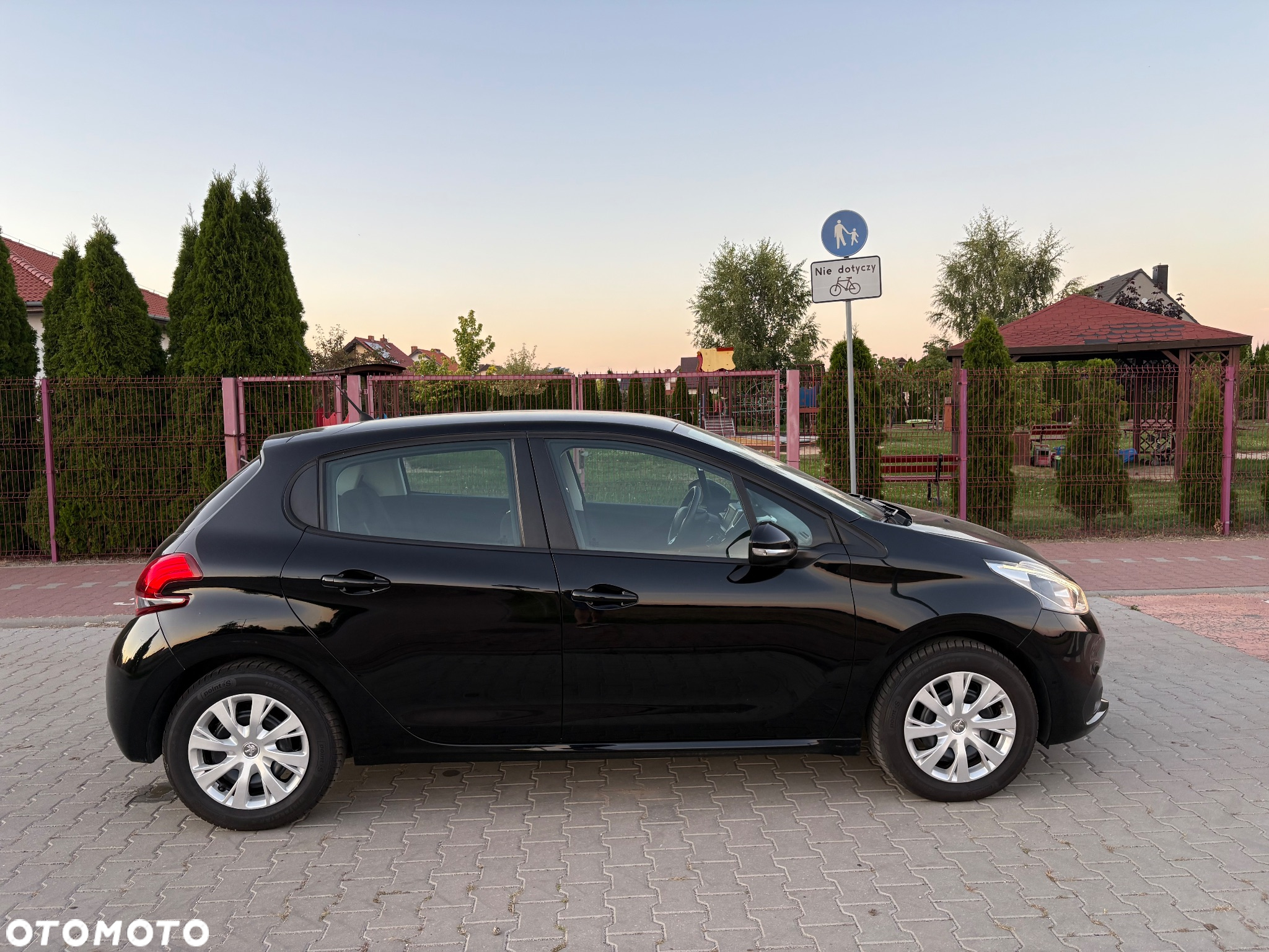 Peugeot 208 PureTech 82 Start & Stop Tech Edition - 4