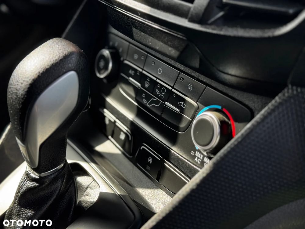 Ford Connect - 32