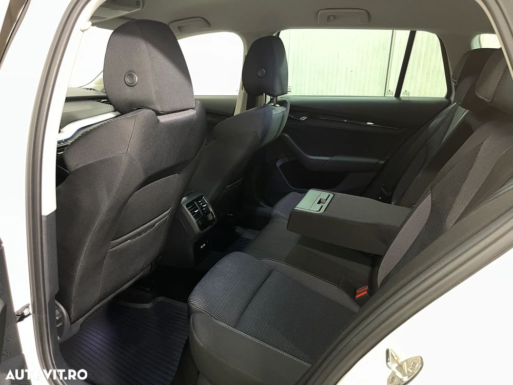 Skoda Octavia 2.0 TDI DSG Ambition - 12