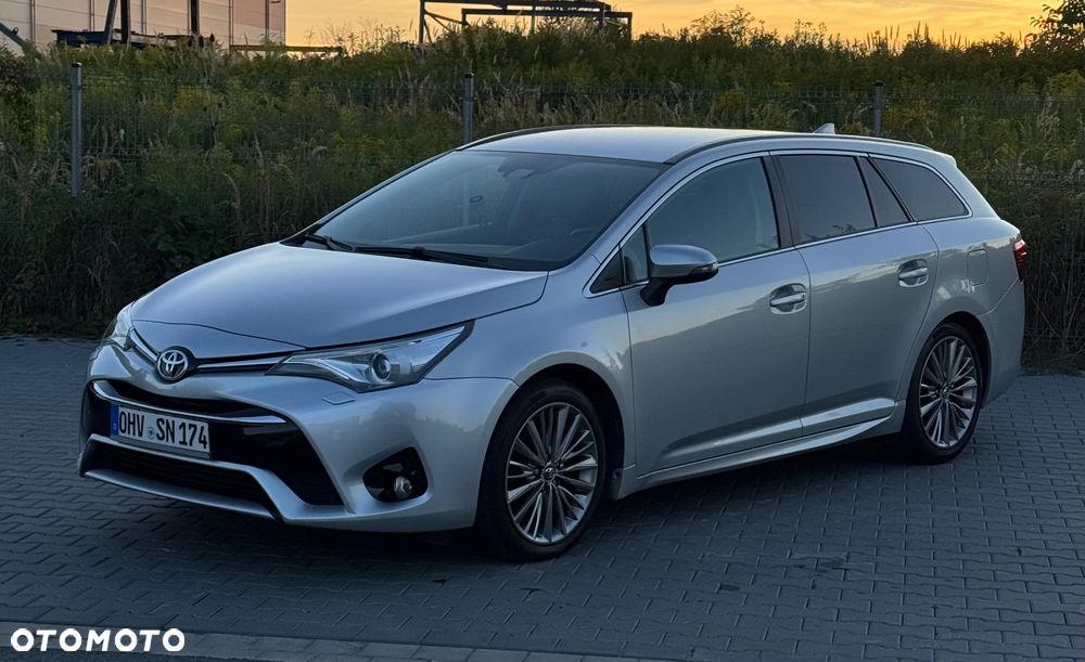 Toyota Avensis 1.8 Executive - 9