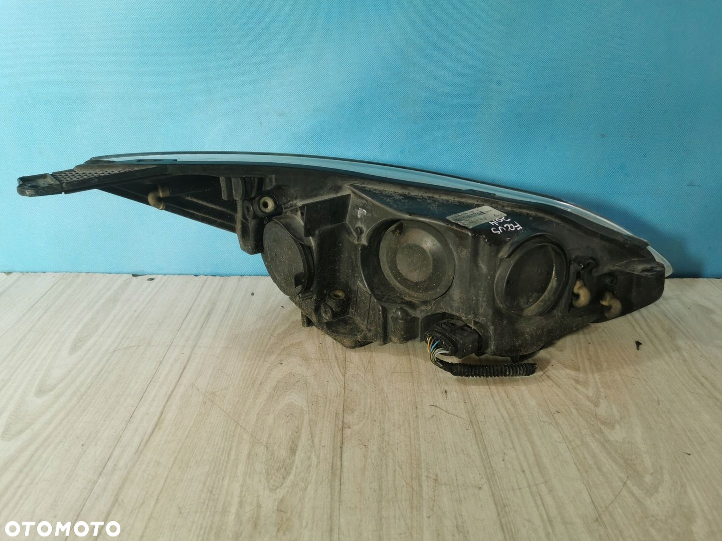 Ford Focus MK3 10/14 lampa reflektor przód lewa jasny środek Anglik - 2