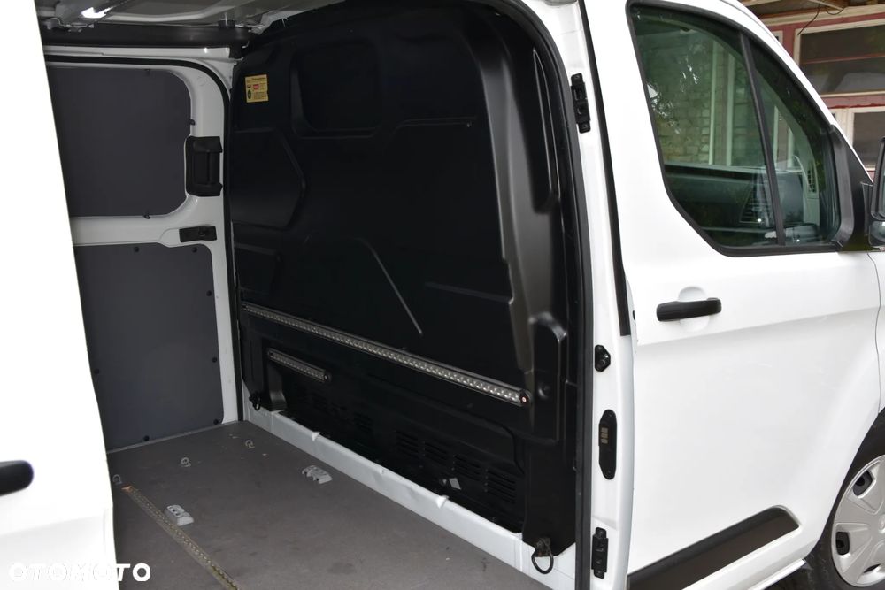 Ford Transit Custom - 32