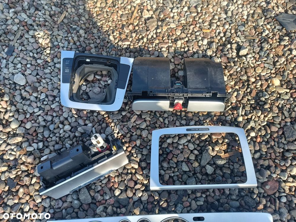 VW PASSAT B6 DEKORY LISTWY ZAŚLEPKI WENTRZA RAMKA RADIA - 2