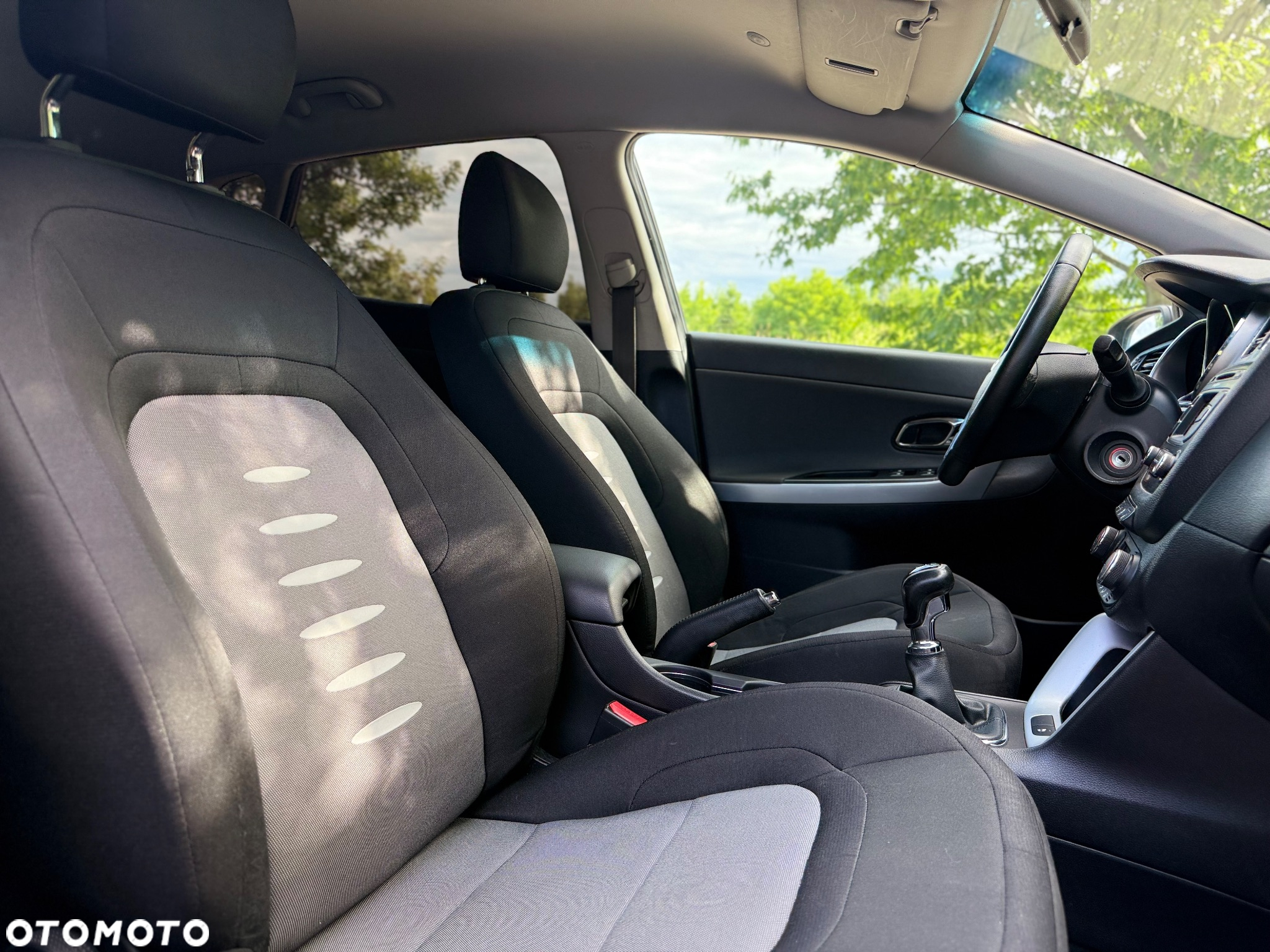 Kia Ceed - 8