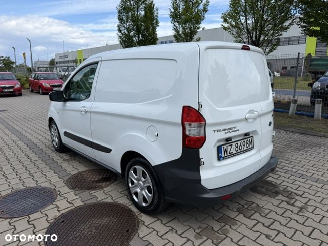 Ford Transit Courier - 9