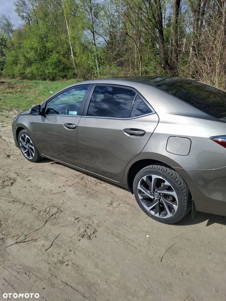 Toyota Corolla 1.6 Premium - 3