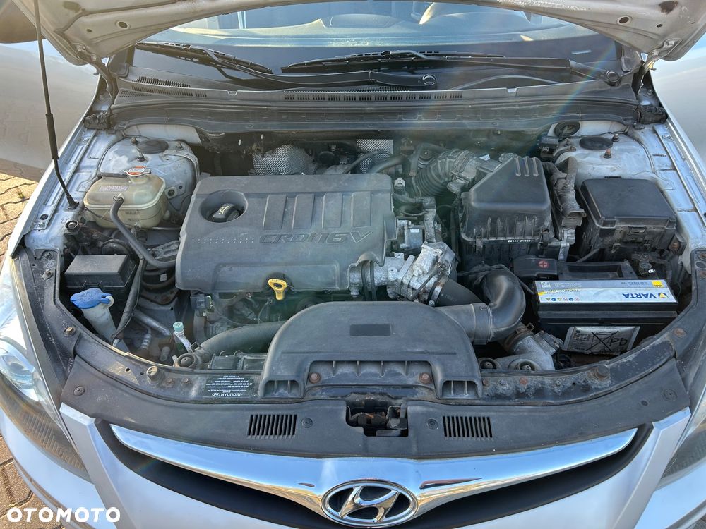 Hyundai i30 i30cw 1.6 CRDi FIFA WM Edition - 30