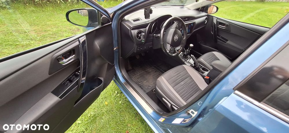 Toyota Auris 1.6 Comfort - 10