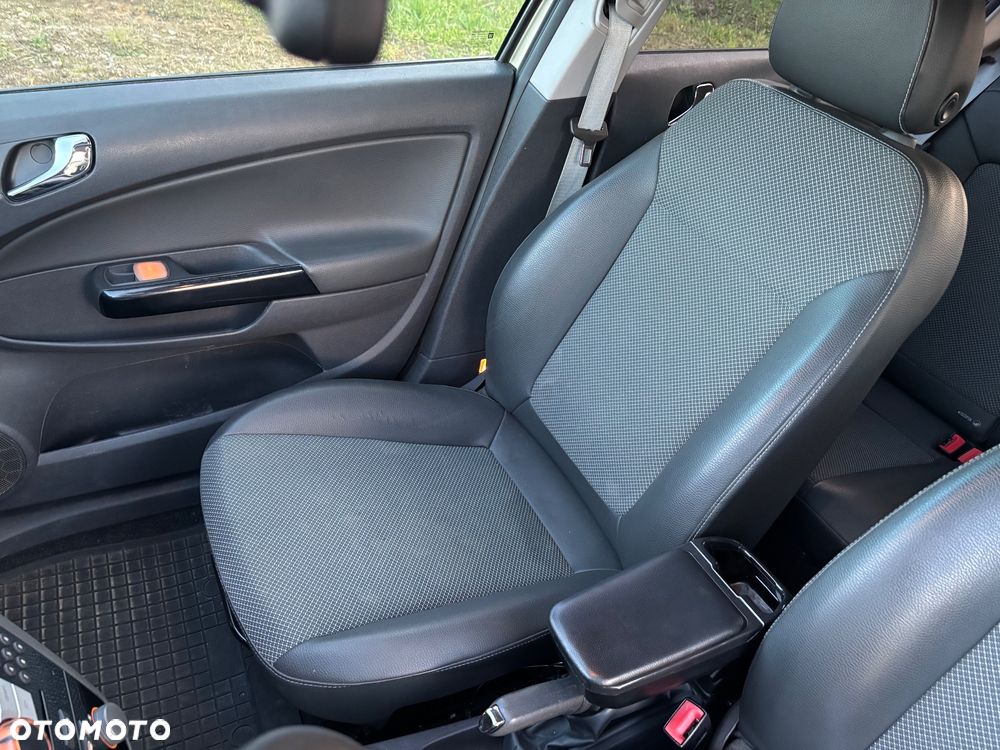 Opel Corsa 1.4 16V Cosmo - 38