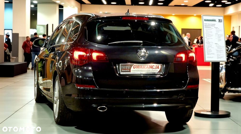 Opel Astra 1.6 T Cosmo - 16