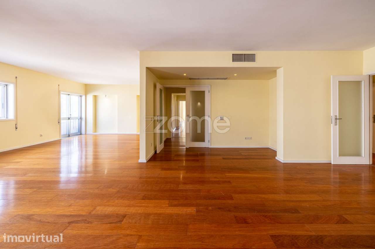 Excelente Apartamento T3 para Arrendamento no Centro da Maia - Grande imagem: 2/39