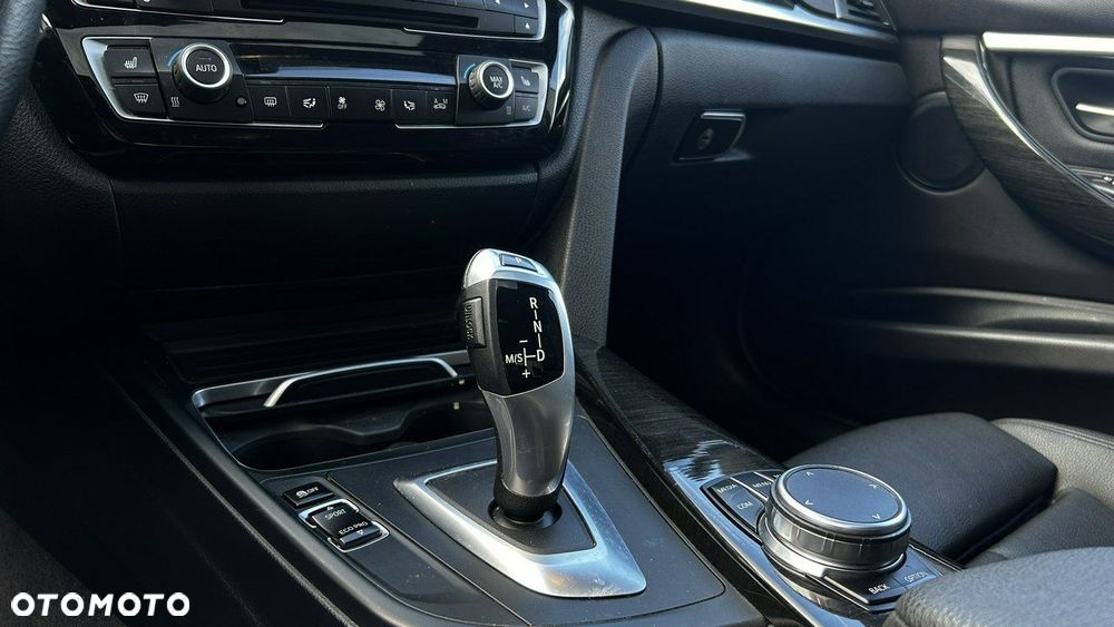 BMW Seria 3 330i xDrive Advantage sport - 16