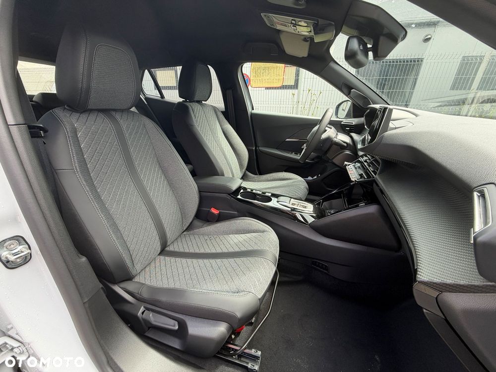 Peugeot 2008 PureTech mHEV Allure e-DCS6 - 10