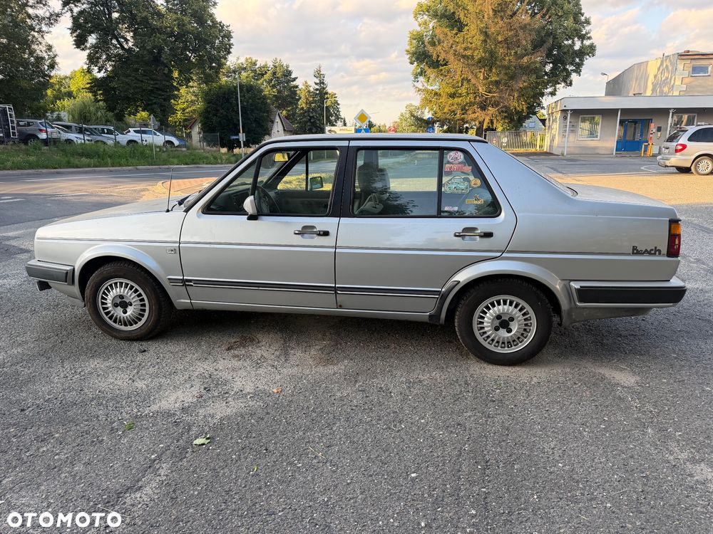 Volkswagen Jetta - 9