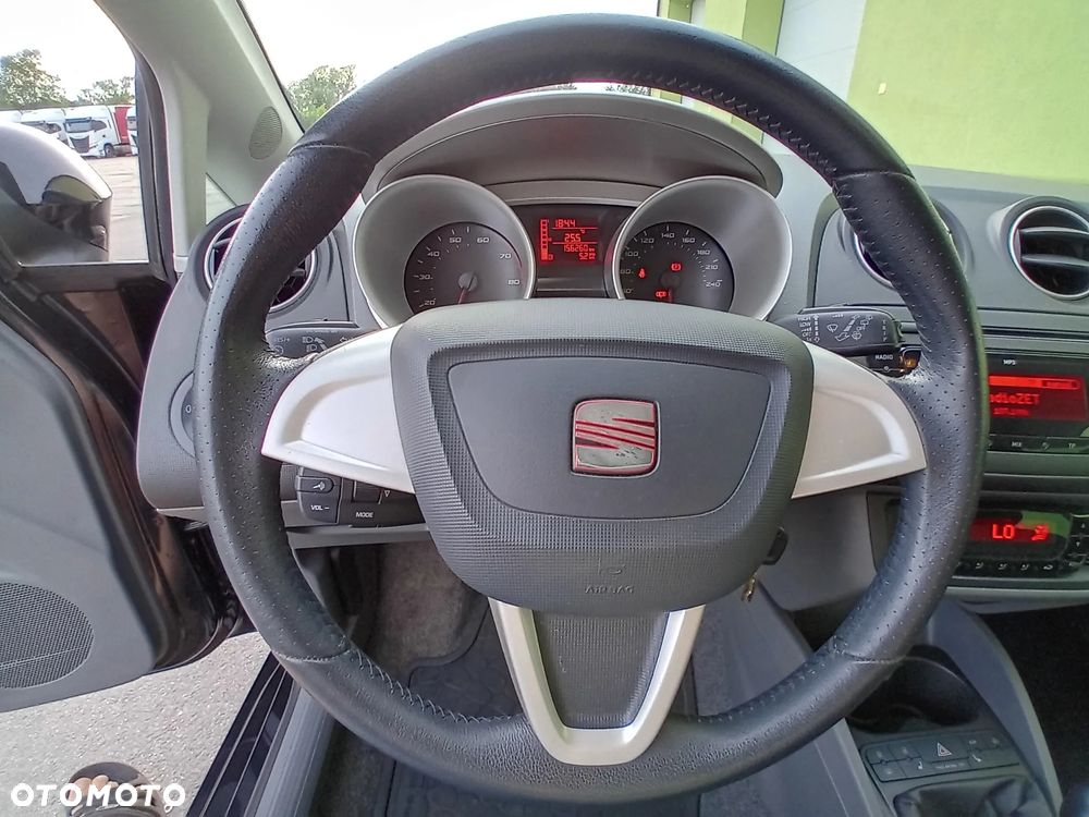 Seat Ibiza 1.4 16V Reference - 24