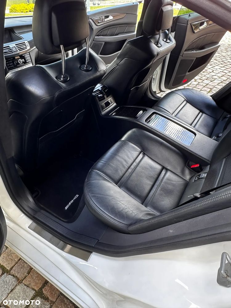 Mercedes-Benz CLS 63 AMG AMG SPEEDSHIFT MCT - 23
