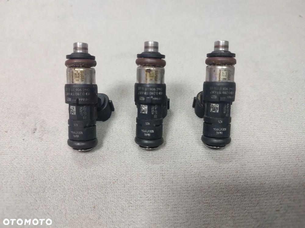 SKODA FABIA IV 1,0MPI WTRYSKIWACZ 04C906031GUS - 4