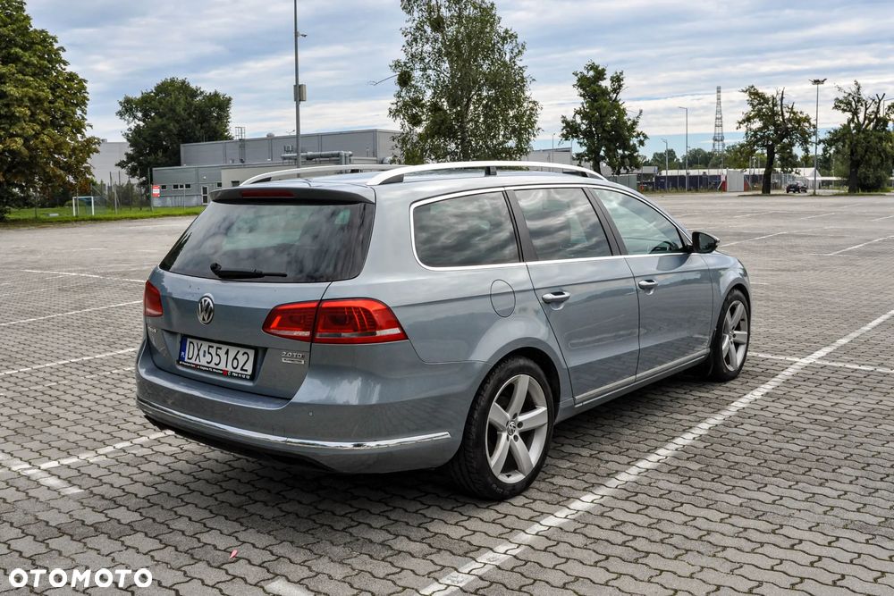 Volkswagen Passat Variant 2.0 TDI DSG BlueMotion Technology Comfortline - 4