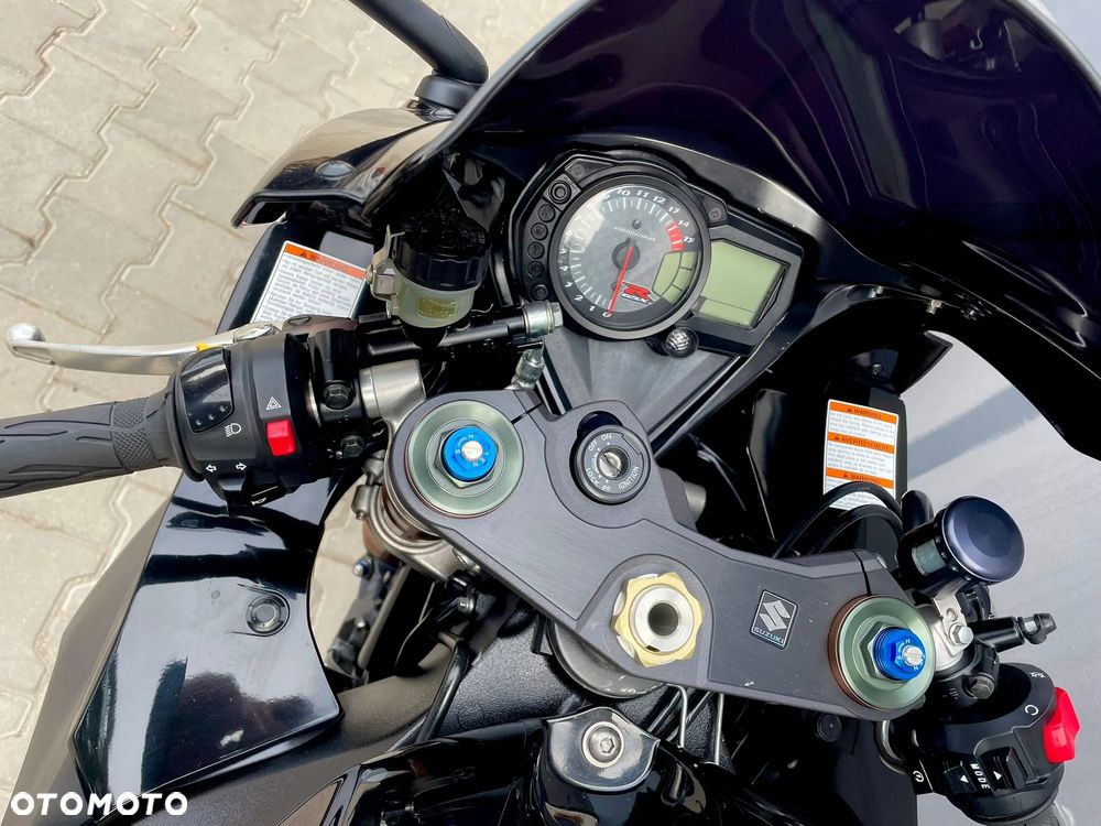 Suzuki GSX-R - 17
