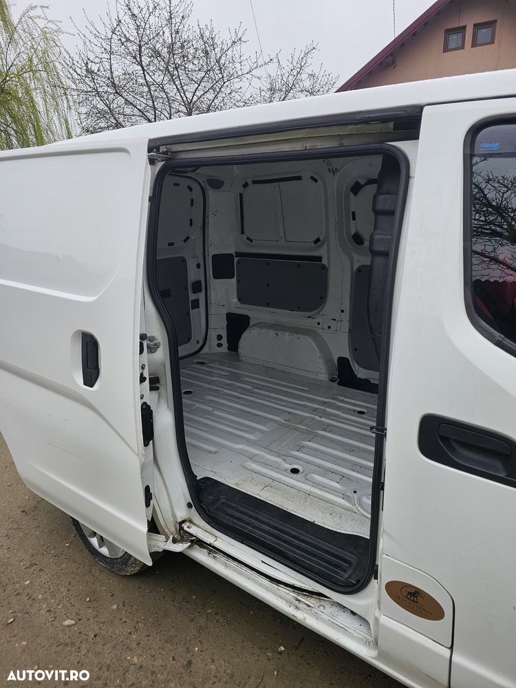Nissan NV300 - 4